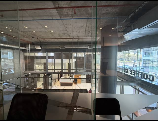 98M² OFFICE TO LET IN FORESHORE